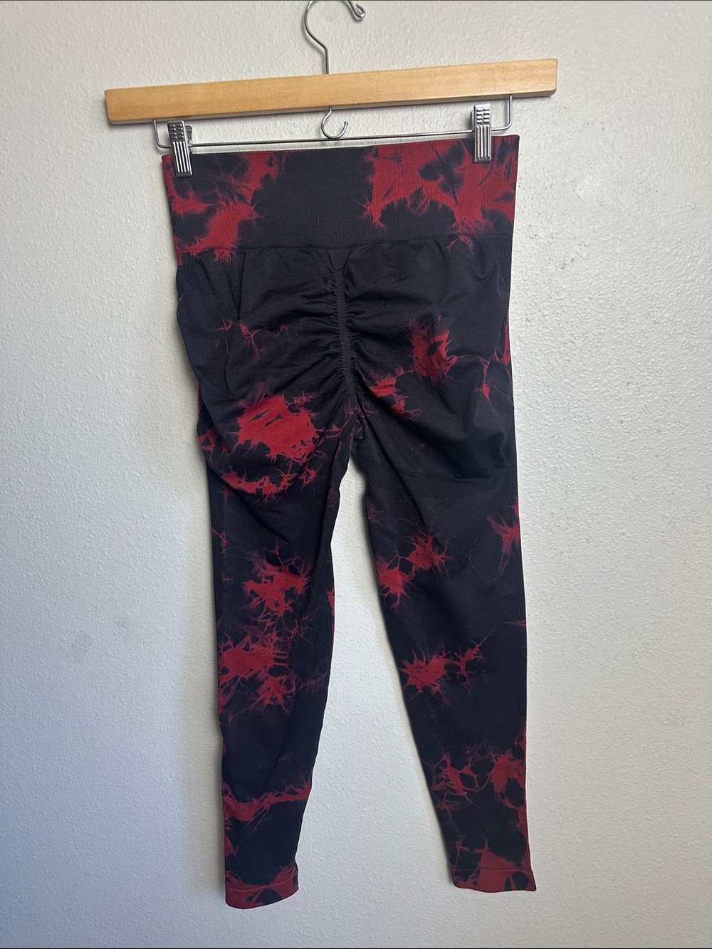 Tie dye scrunch butt athletic workout leggings - Picture 2 of 4